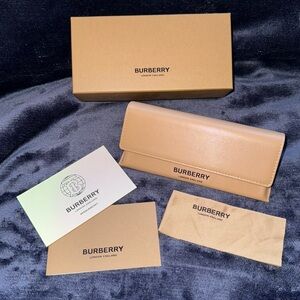 Burberry Sunglasses / glasses box and case